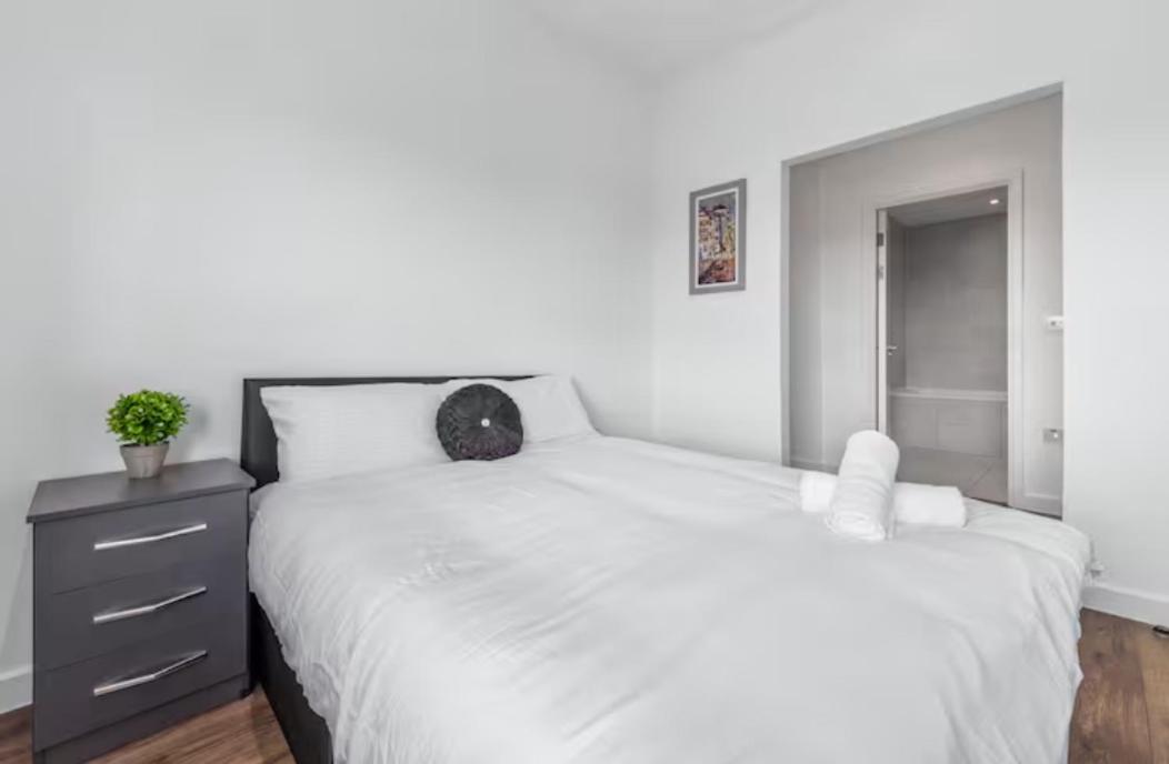 Airy 2Br Flat Delta London Dp332 Apartment Croydon Bagian luar foto