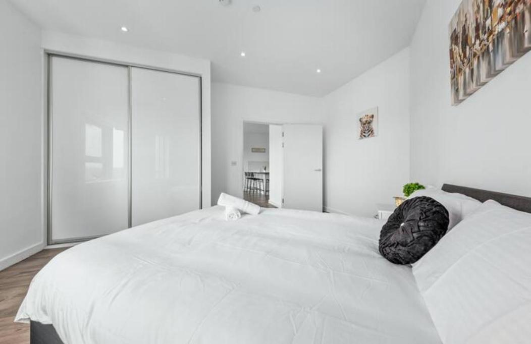 Airy 2Br Flat Delta London Dp332 Apartment Croydon Bagian luar foto